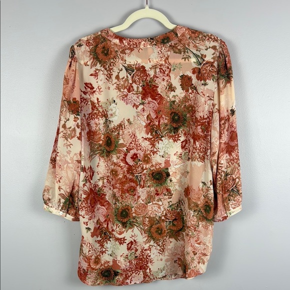 Rose + Olive Peach and Cream Floral Relaxed Tunic with 3/4 Sleeves Size 1X - Picture 8 of 8
